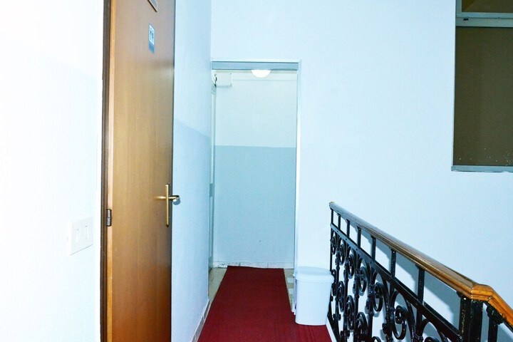 Ballroom/Hall 43 of 52