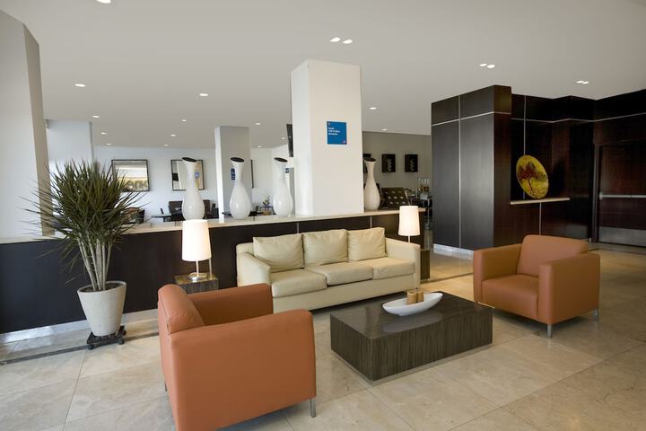 Guest Lobby