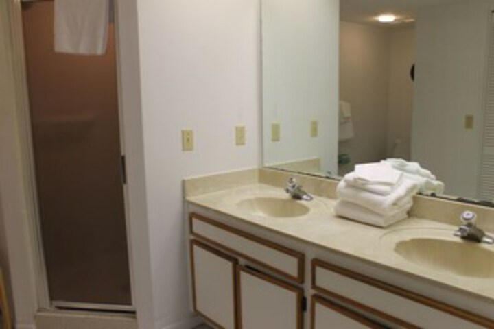 Room 8 of 36