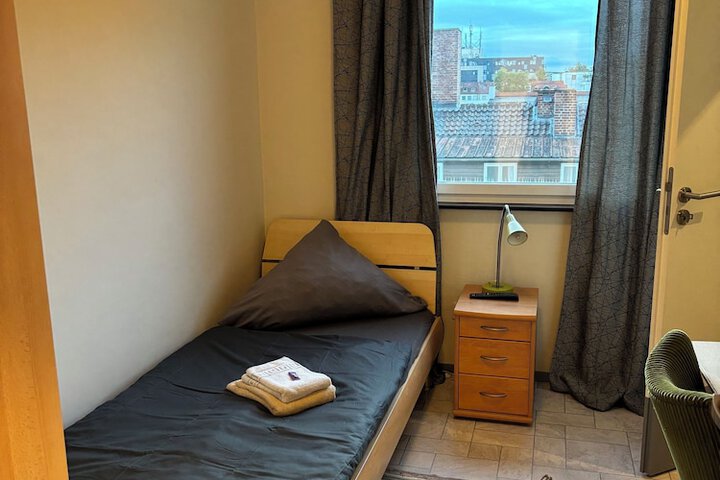 Room 25 of 53