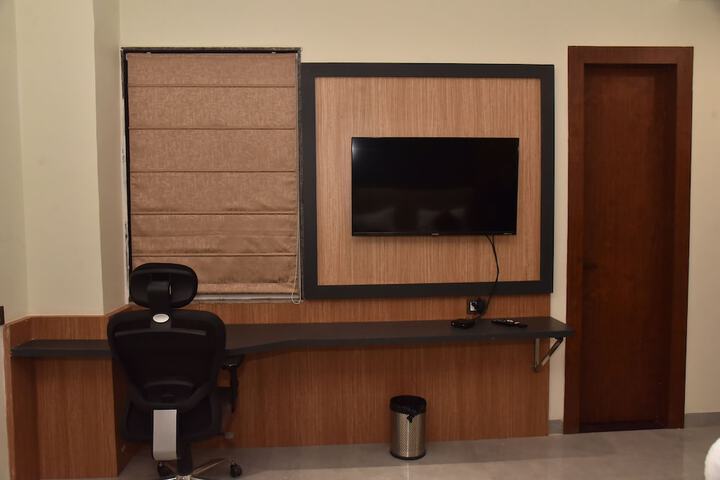 Room 12 of 16