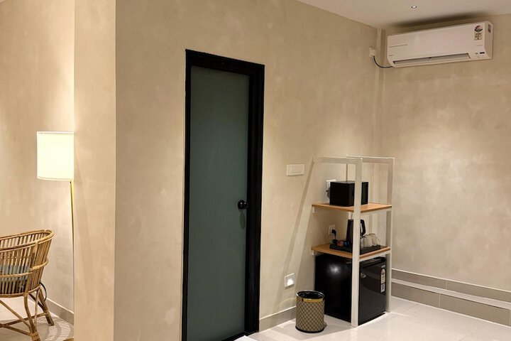 Room 18 of 29