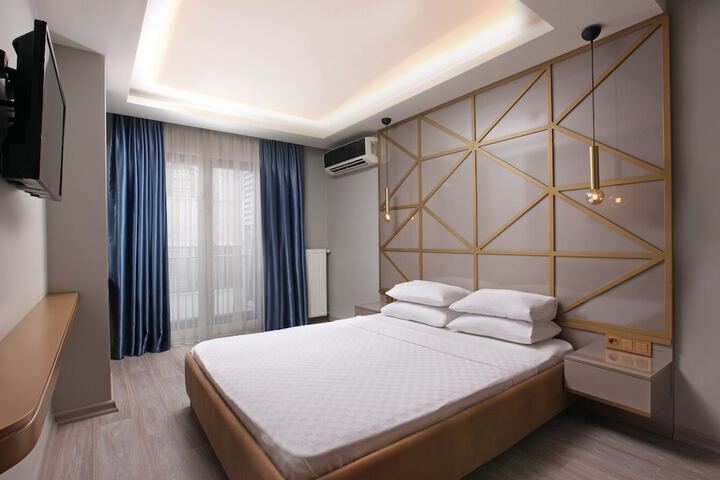 Room 17 of 39