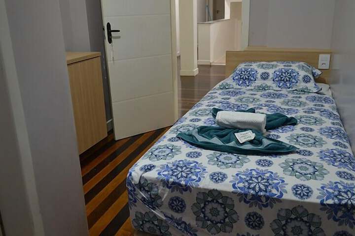 Room 4 of 18
