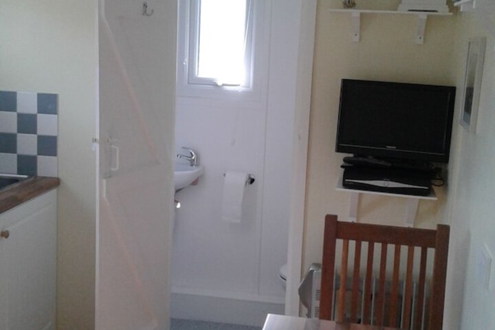 Room 14 of 14