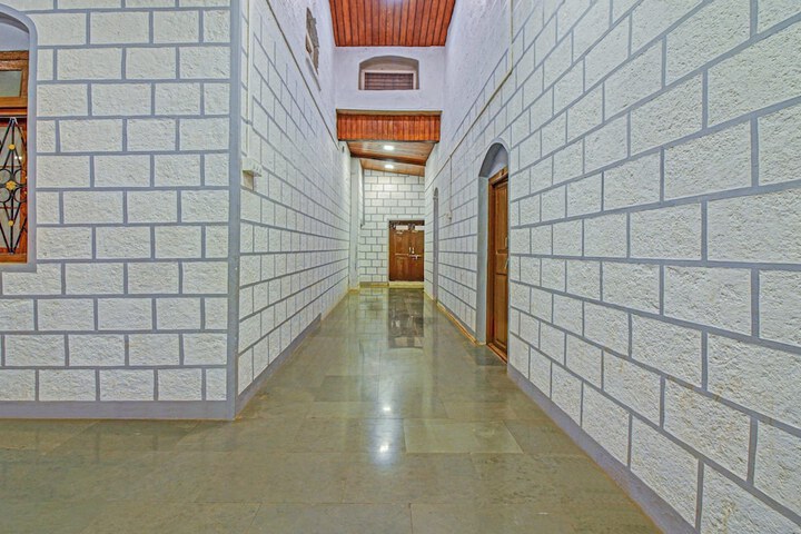 Hotel Interior 8 of 76