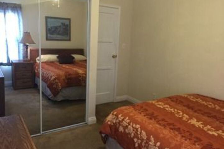 Room 7 of 16