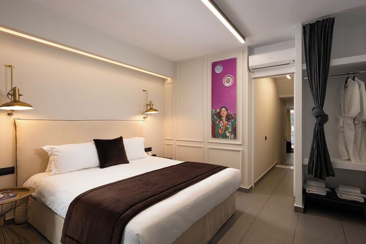 Room 33 of 70