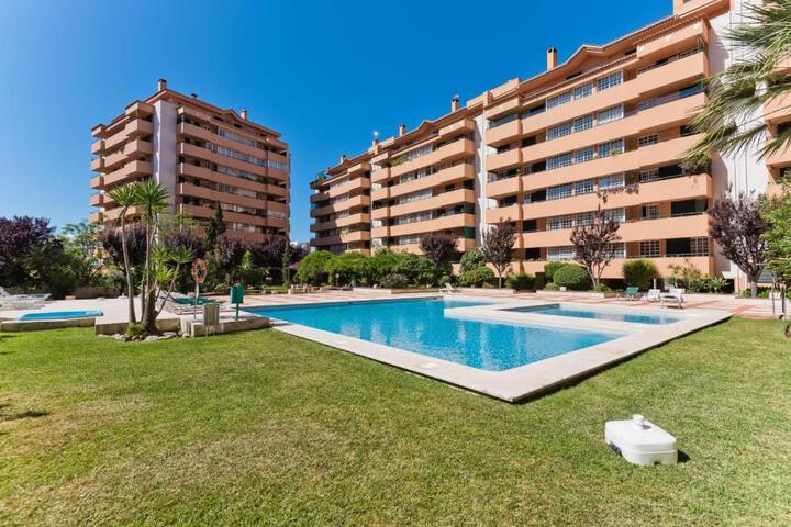Cascais 1BR w / pool