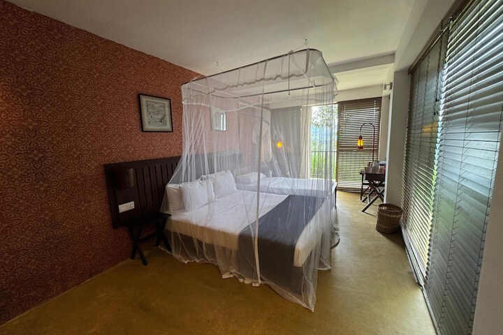 Room 15 of 44