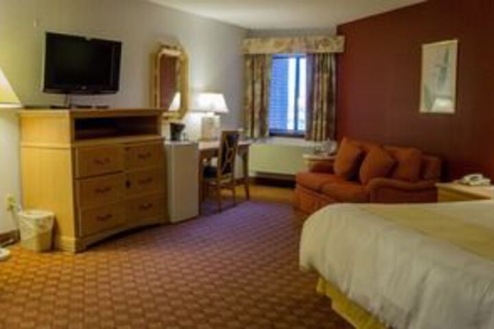 Room 33 of 61