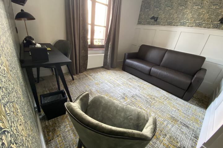 Room 8 of 26