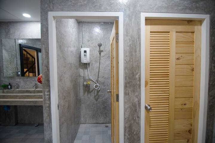 Room 28 of 53