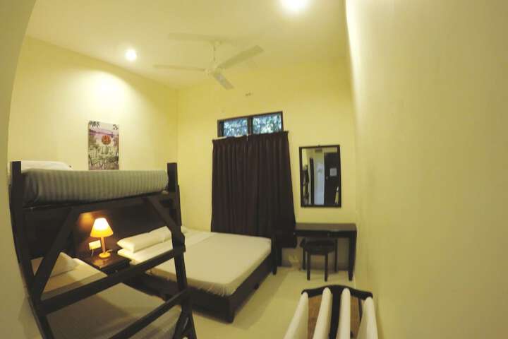 Room 9 of 17