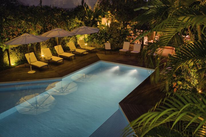 Hotel with Pool