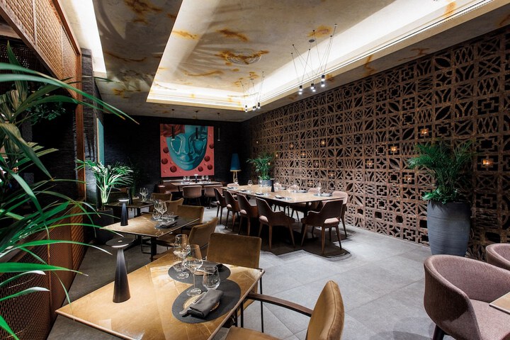 Dining 88 of 147