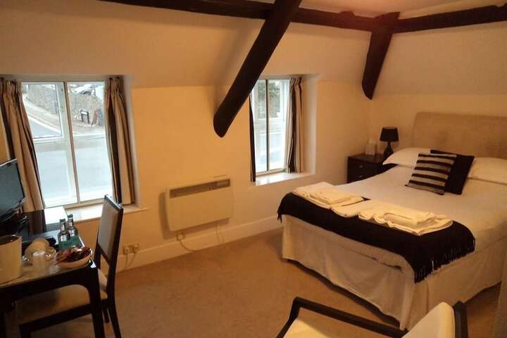 Room 2 of 34