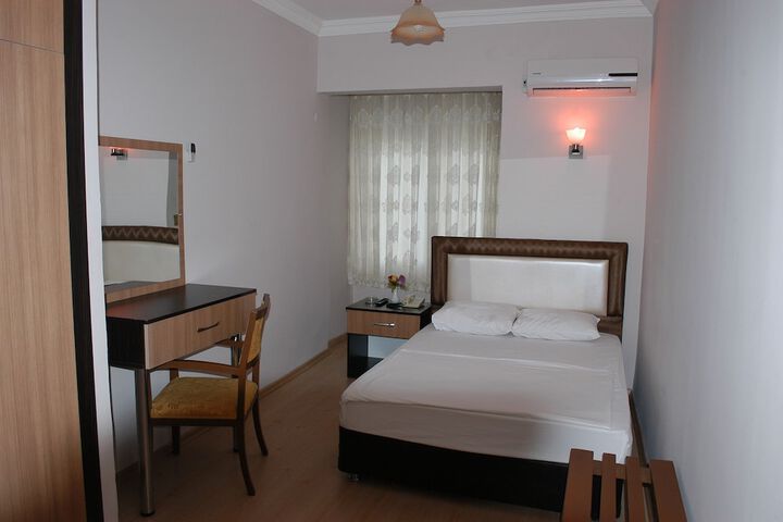 Room 7 of 24