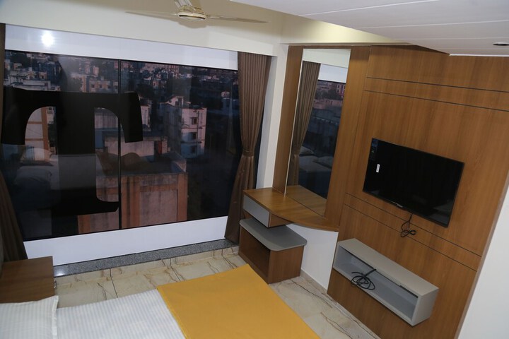Room 8 of 26