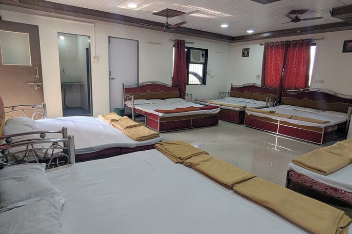 Room 3 of 8