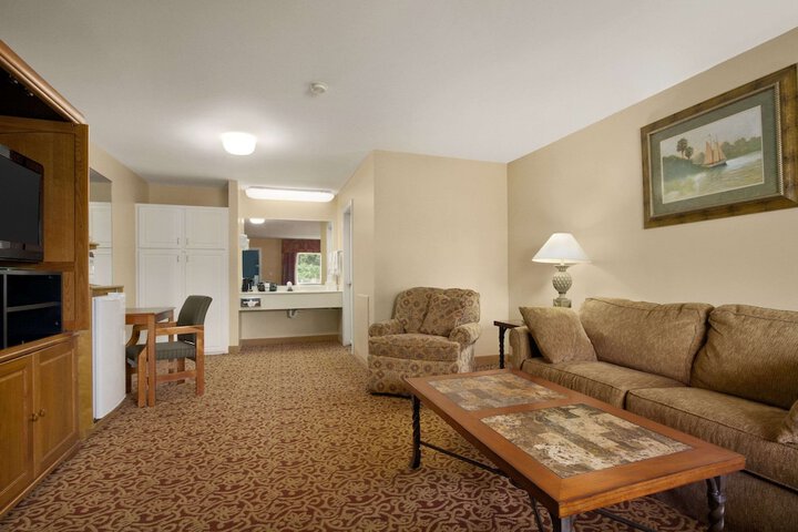 Room 6 of 10