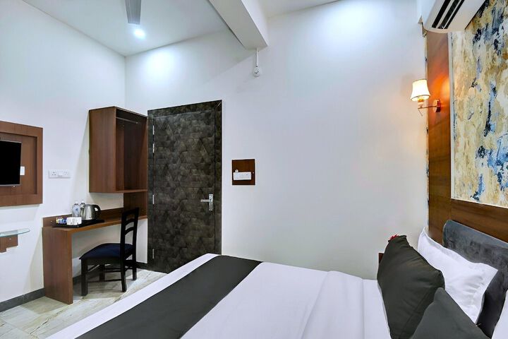 Room 8 of 24