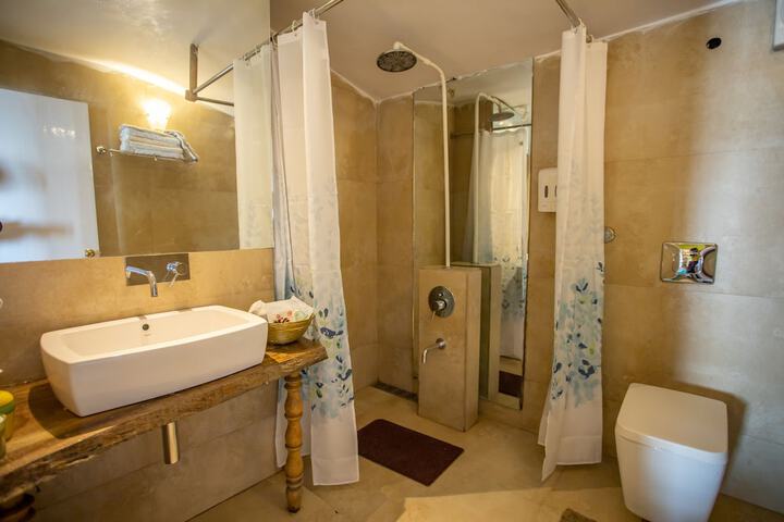 Room 54 of 70