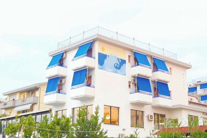 Hotel 64 of 73