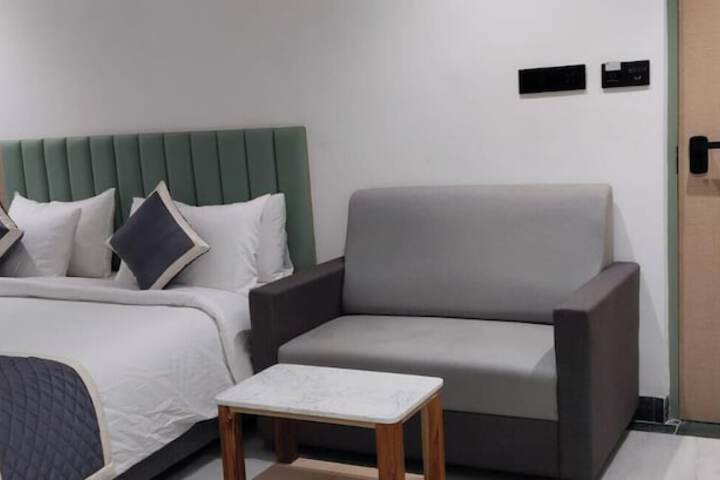 Room 5 of 23