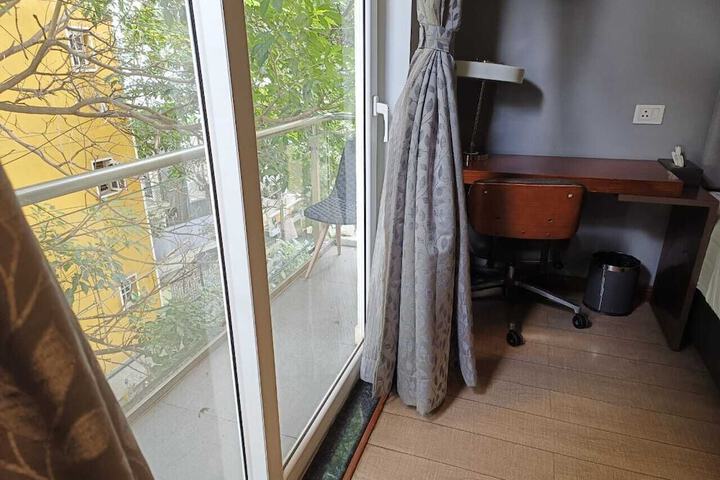 Room 11 of 23
