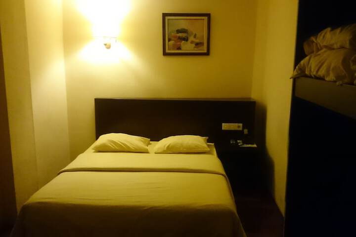 Room 7 of 10