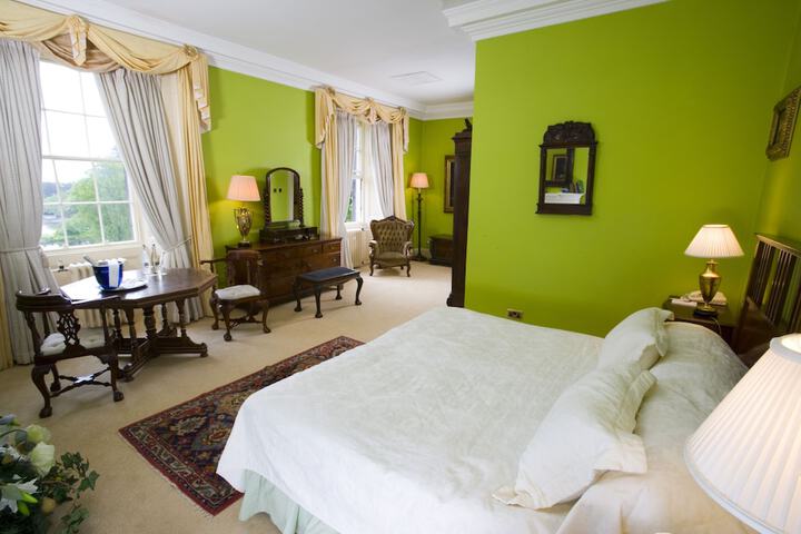 Room 3 of 69