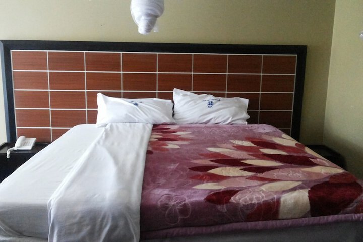 Room 18 of 94