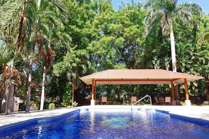 Pool 8 of 25