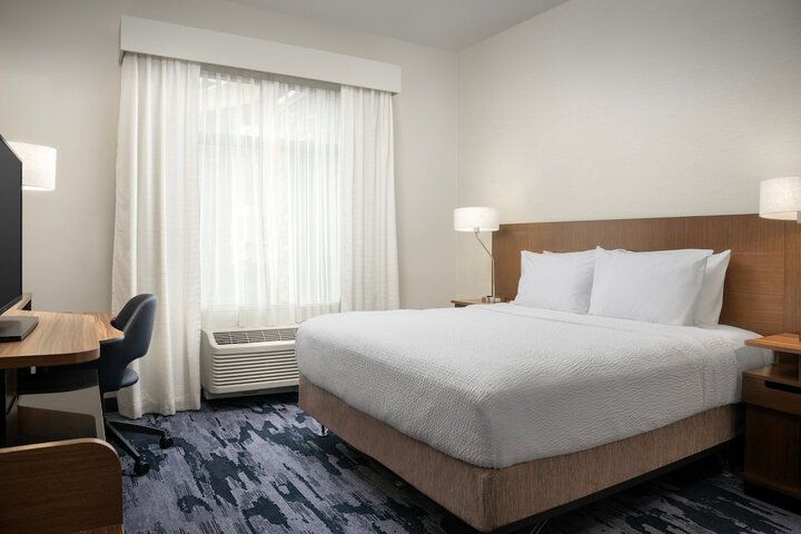 Room 15 of 33