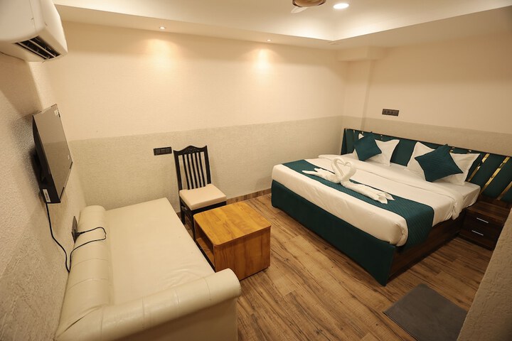 Room 8 of 21