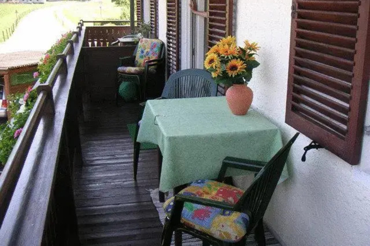 Dining 6 of 7