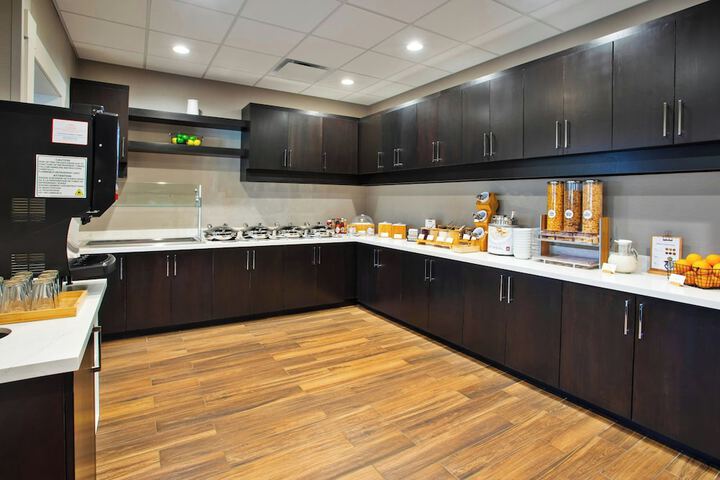 Breakfast/Coffee Service 26 of 30