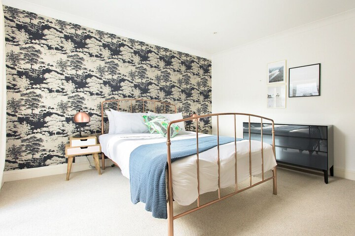 Room 5 of 29
