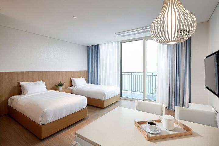 Room 34 of 181