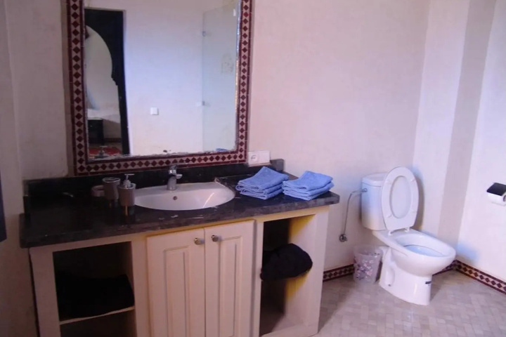Room 4 of 7