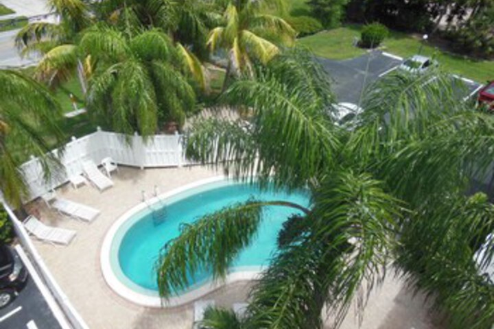 Pool 11 of 18