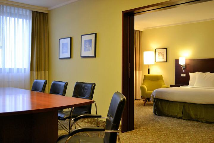 Room 14 of 37