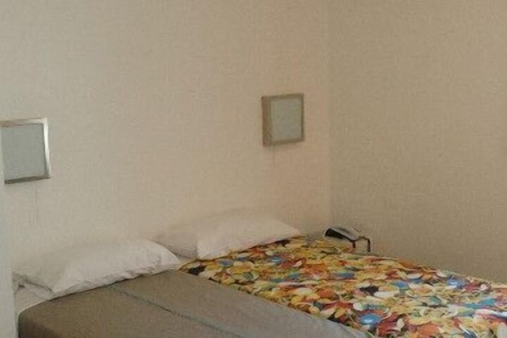 Room 6 of 15
