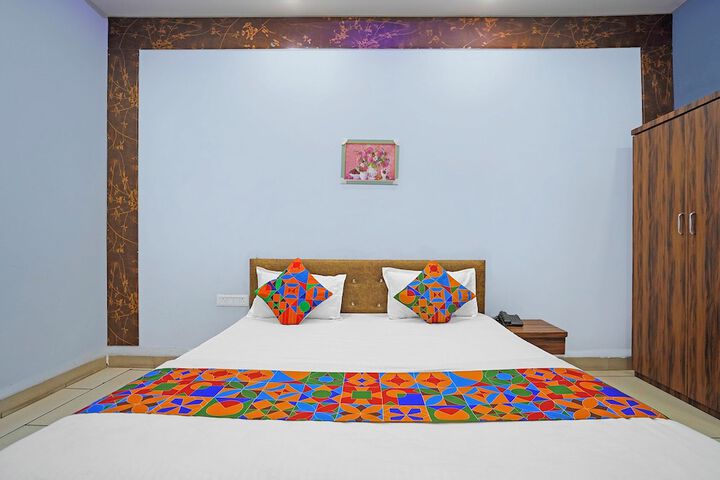 Room 7 of 24