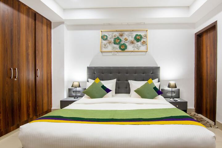 Room 16 of 28
