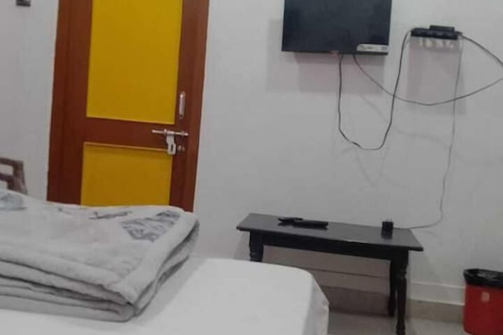 Room 3 of 39