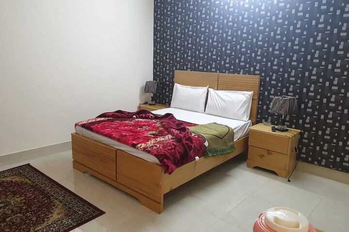 Room 3 of 9