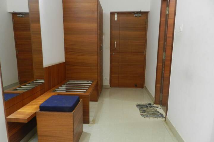 Room 16 of 50