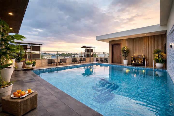 Pool 25 of 29